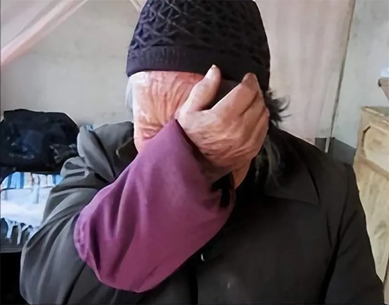 con-gai-13-tuoi-ke-chuyen-la-dem-nao-cung-co-nguoi-so-mat-bo-lap-camera-moi-phat-hien-su-that-dau-long-4