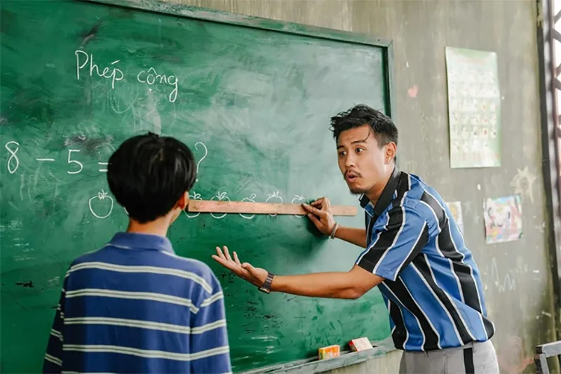 thay-co-nen-xung-ho-the-nao-voi-hoc-sinh-goi-hoc-tro-la-em-hay-con-moi-dung-4