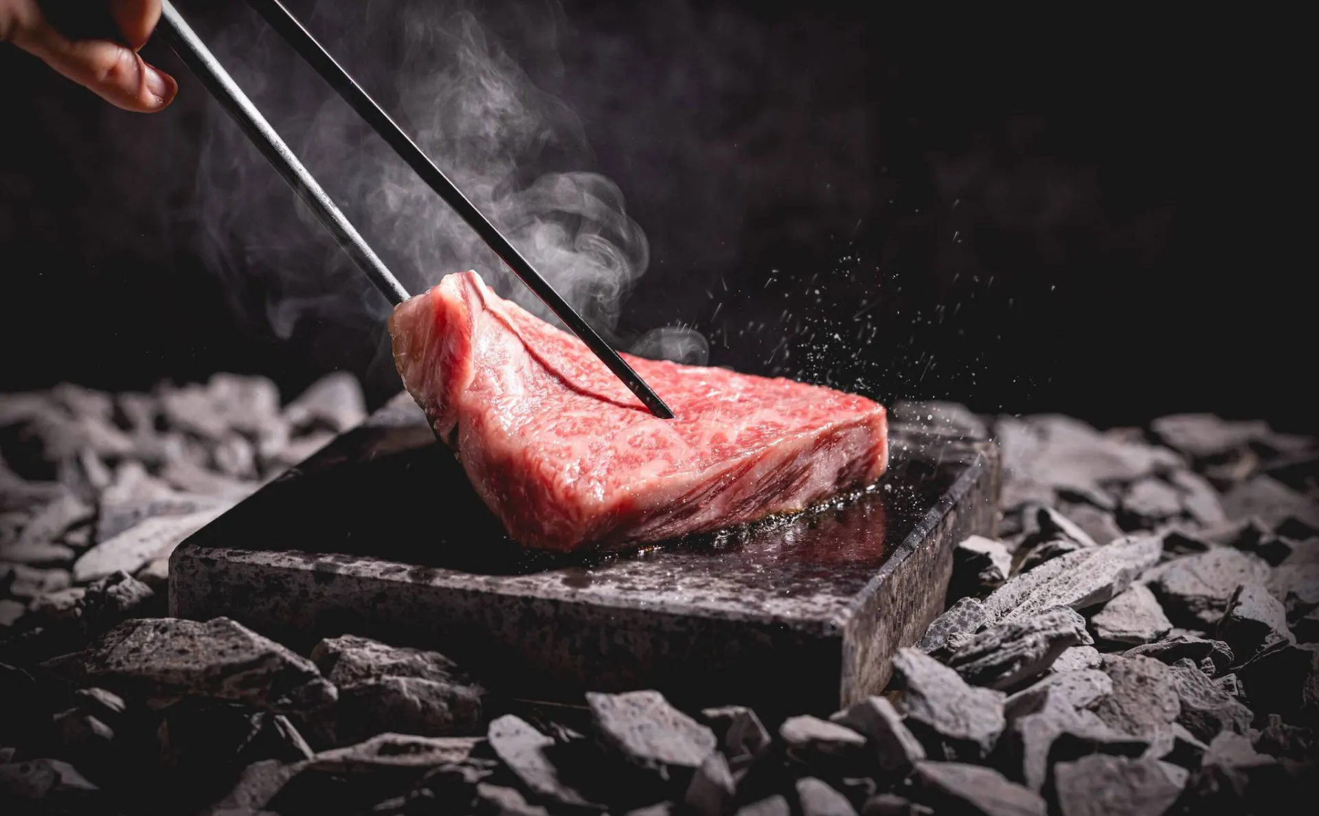 sau-30-nam-28-ban-cu-hop-lop-gap-xong-ve-quyet-xoa-het-so-dien-thoai-vi-1-su-that-phoi-bay-3