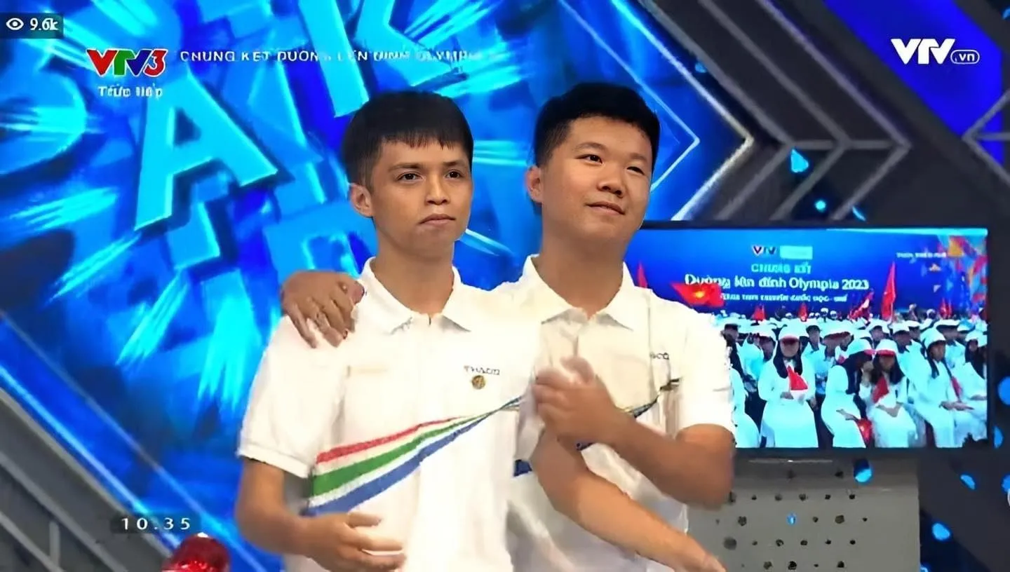 nam-sinh-duong-len-dinh-olympia-nhuong-cau-hoi-chua-tung-co-tien-le-nhung-lai-gay-tranh-luan-vi-1-ly-do-2