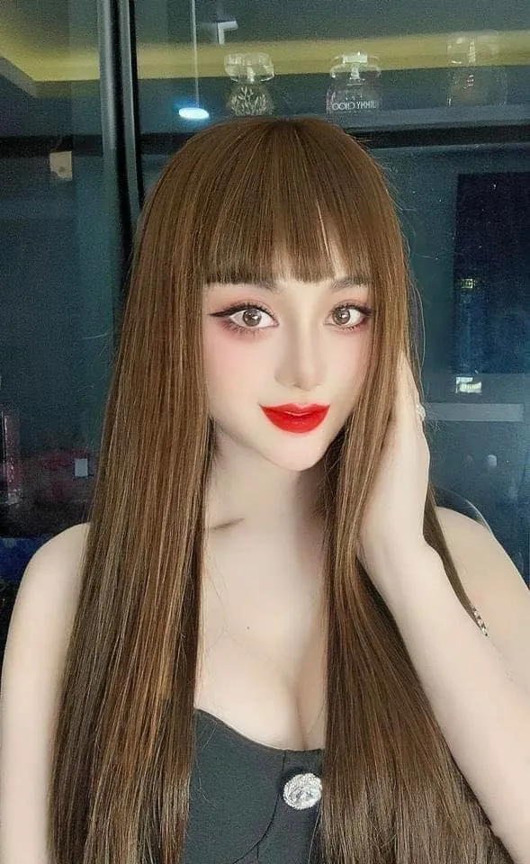 lam-khanh-chi-lo-dien-hau-cang-da-4