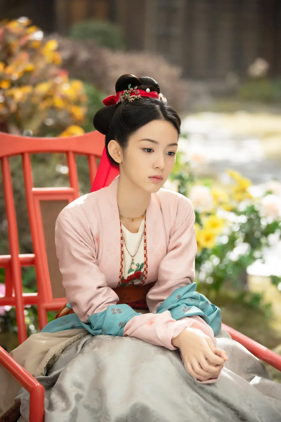 my-nhan-1998-de-doa-soan-ngoi-bach-loc-nho-sieu-pham-chi-dau--em-chong-gay-sot-man-anh-hoa-ngu-3