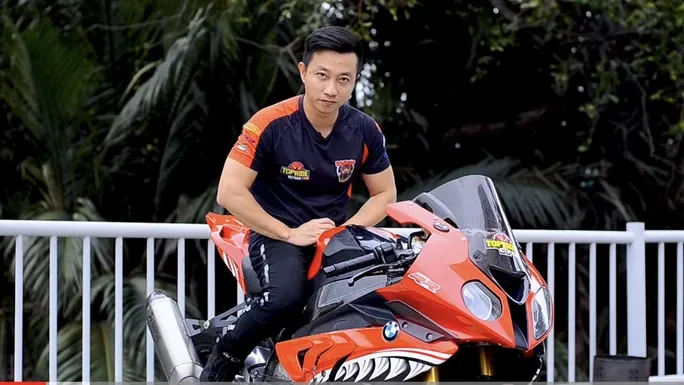 danh-tinh-tran-xuan-dong-thay-day-lai-moto-cua-ngoc-trinh-la-ai-5