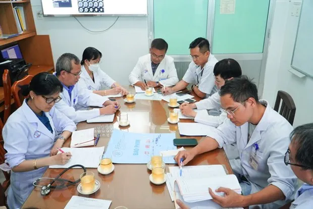 vu-2-me-con-khong-qua-khoi-sau-khi-uong-sua-kha-nang-cao-chat-doc-thuoc-nhom-thuoc-tru-sau-1