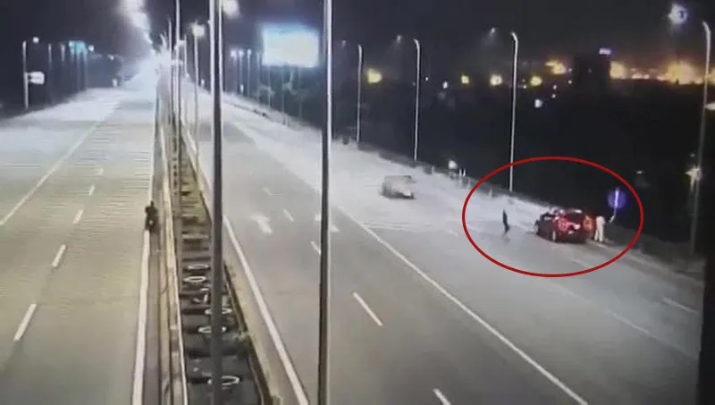 dam-tang-chu-vua-trai-cay-trong-vu-duoi-theo-ten-trom-tren-cao-toc-hang-tram-nguoi-khoc-thuong-ca-goc-duong-1