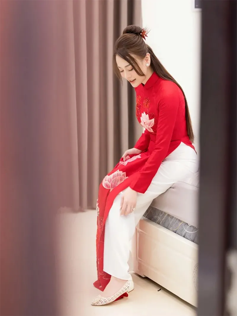 thanh-hang-ghi-diem-nho-hanh-dong-tinh-te-voi-chong-nhac-truong-trong-dam-cuoi-5