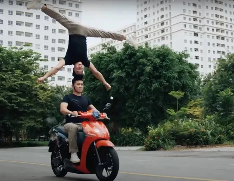 vu-quoc-co--quoc-nghiep-lam-xiec-tren-xe-may-cong-an-da-lam-viec-voi-quoc-co-2