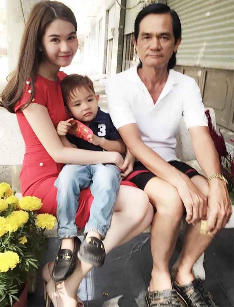 nguoi-dan-ong-ngoc-trinh-thuong-goi-la-dung-sau-su-doi-doi-cua-nguoi-mau-hien-tai-o-dau-va-ra-sao-7