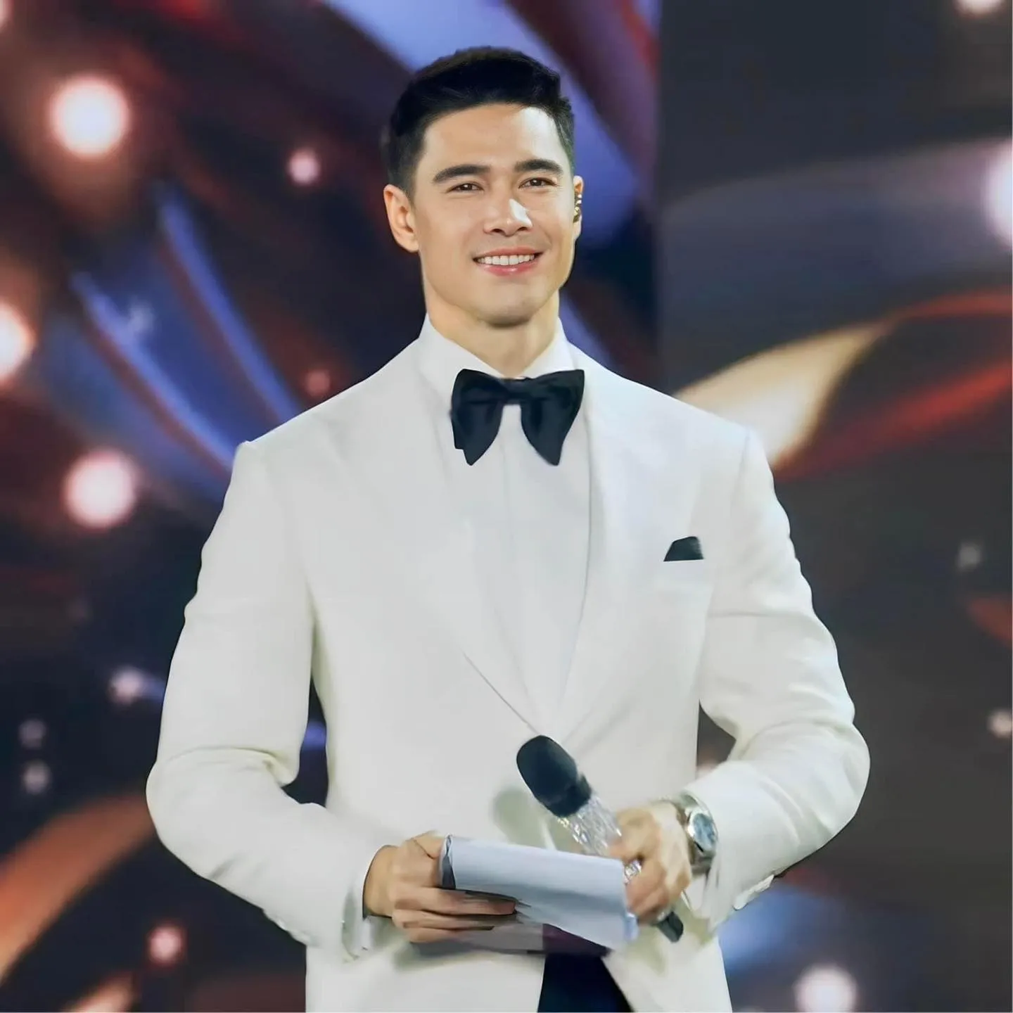 danh-tinh-matthew-deane--mc-dien-trai-tai-miss-grand-international-2