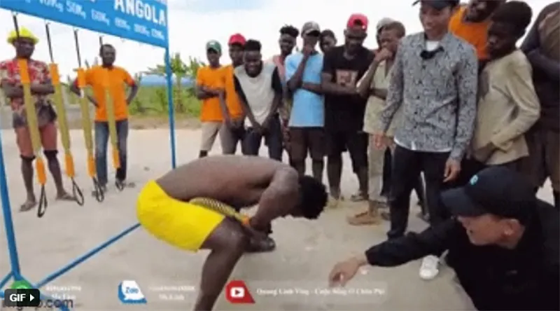 quang-linh-vlog-trang-tay-vi-nguoi-dan-chau-phi-qua-khoe-4