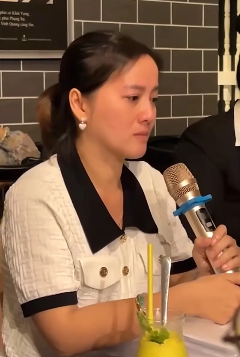 hong-loan-to-hong-phuong-ky-giay-mai-tang-truoc-cho-co-ns-vu-linh-ba-dua-giay-to-nha-dat-dan-dung-ke-ai-1