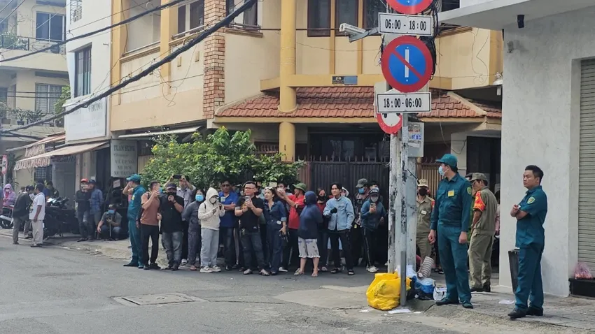 hong-loan-to-hong-phuong-ky-giay-mai-tang-truoc-cho-co-ns-vu-linh-ba-dua-giay-to-nha-dat-dan-dung-ke-ai-3