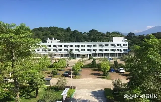 mot-truong-dai-hoc-co-700-sinh-vien-dong-loat-bo-hoc-phu-huynh-doi-hoan-tra-hoc-phi-la-vi-sao-1