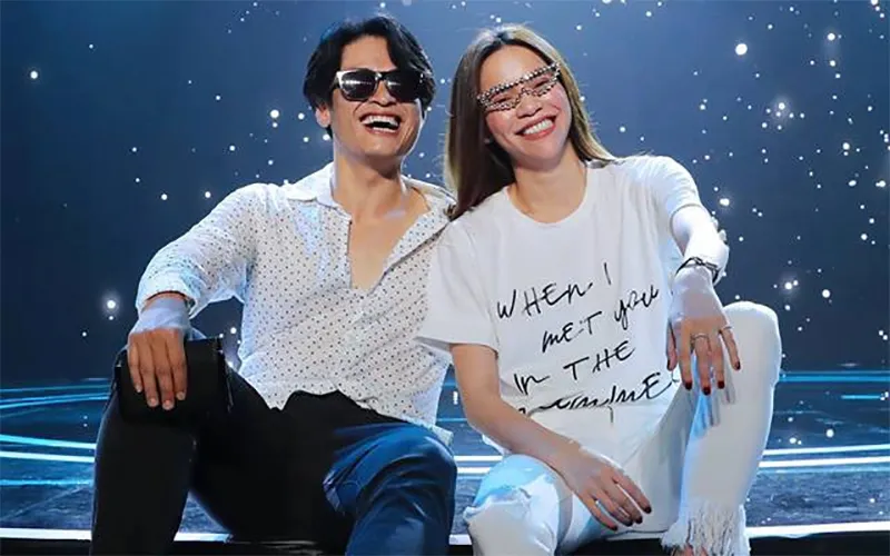 khoanh-khac-ha-anh-tuan-dang-hat-bong-ven-vay-ho-ngoc-ha-bong-bi-dao-lai-dan-mang-phan-ung-gat-4