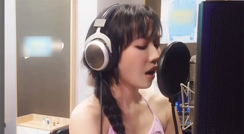 dieu-nhi-lam-gi-trong-luc-bi-nghi-ngo-nghi-choi-voi-puka-khong-di-dam-cuoi-ban-than-1