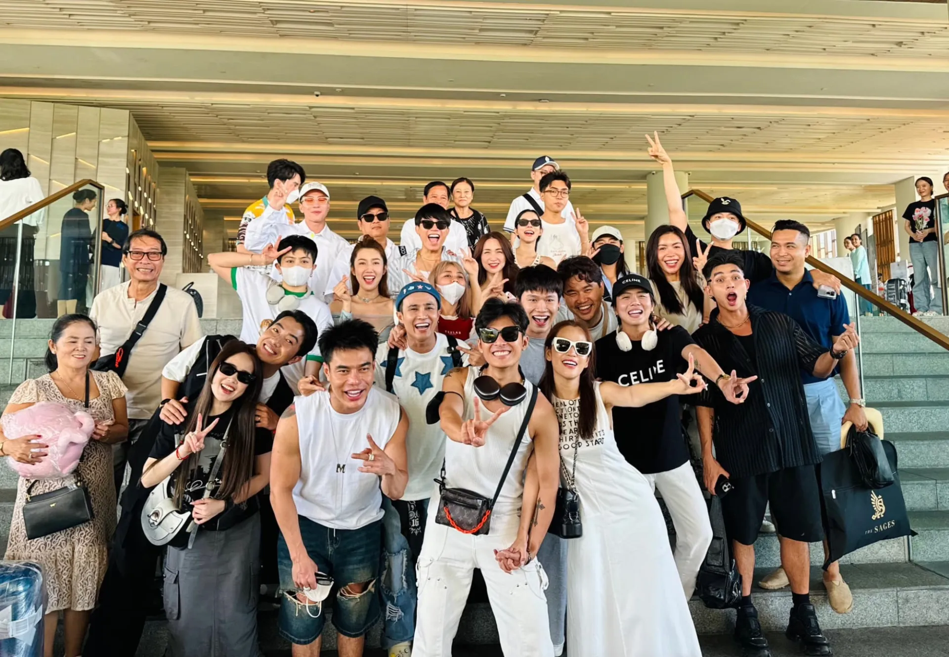 dieu-nhi-lam-gi-trong-luc-bi-nghi-ngo-nghi-choi-voi-puka-khong-di-dam-cuoi-ban-than-6