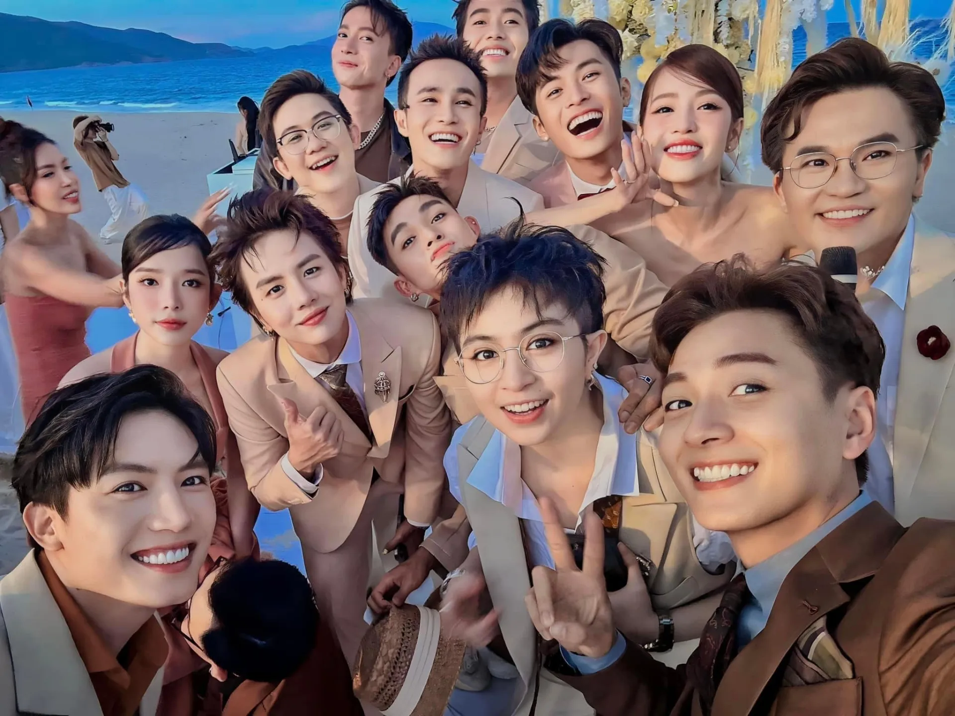 netizen-nghi-van-ly-do-dieu-nhi-khong-du-dam-cuoi-puka--gin-tuan-kiet-lien-quan-1-chuyen-trong-hon-le-nam-ngoai-7