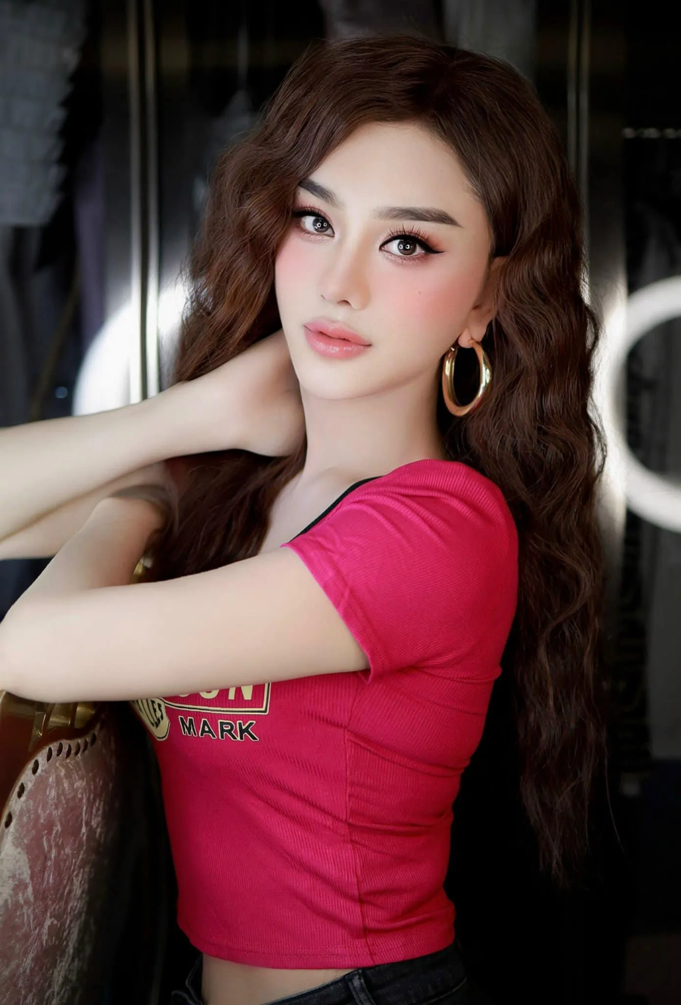 danh-tinh-nguoi-dan-ong-than-mat-voi-lam-khanh-chi-bi-don-la-tinh-moi-cua-cong-chua-3