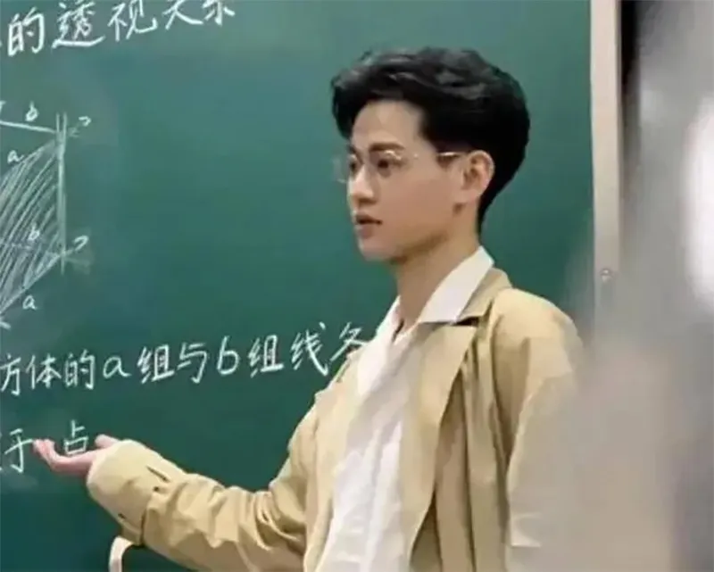 thay-giao-dep-trai-nhu-minh-tinh-di-day-phu-huynh-vua-nhin-thay-da-un-un-xin-cho-con-chuyen-lop-1