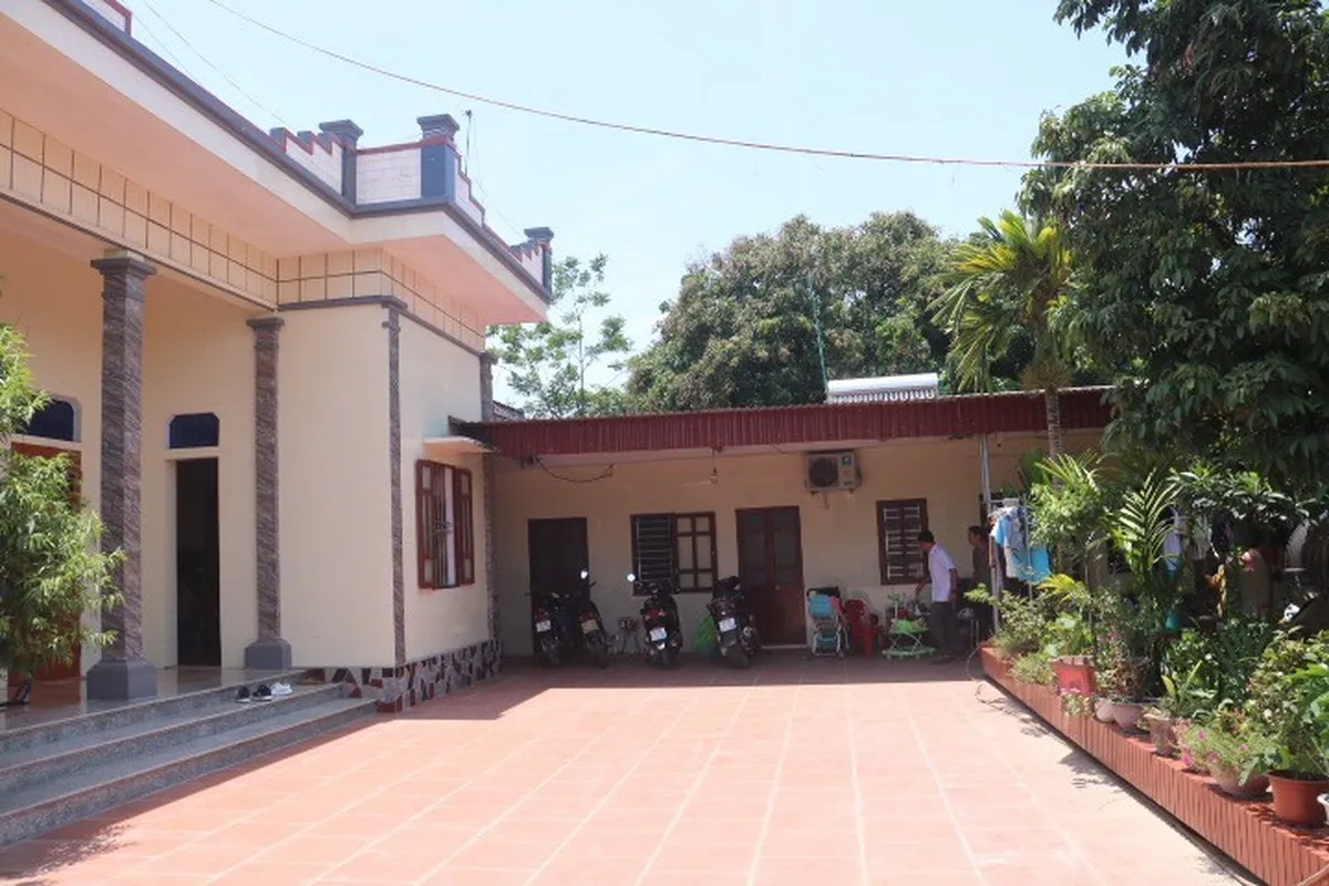 cuoi-tieu-thu-nuc-tieng-nha-gian-di-o-que-cua-doan-van-hau-van-hong-lep-ve-nho-1-chi-tiet-2