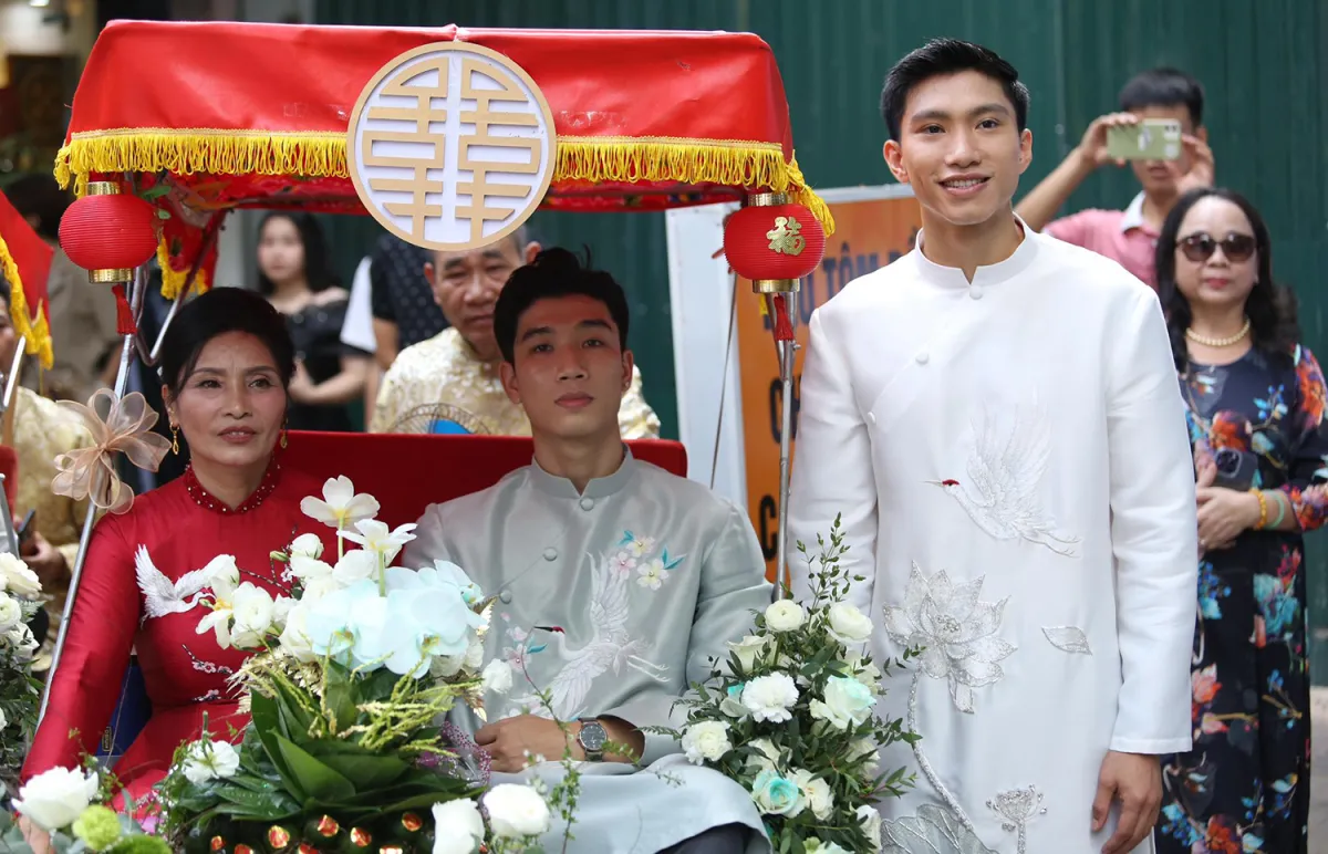 cuoi-tieu-thu-nuc-tieng-nha-gian-di-o-que-cua-doan-van-hau-van-hong-lep-ve-nho-1-chi-tiet-8