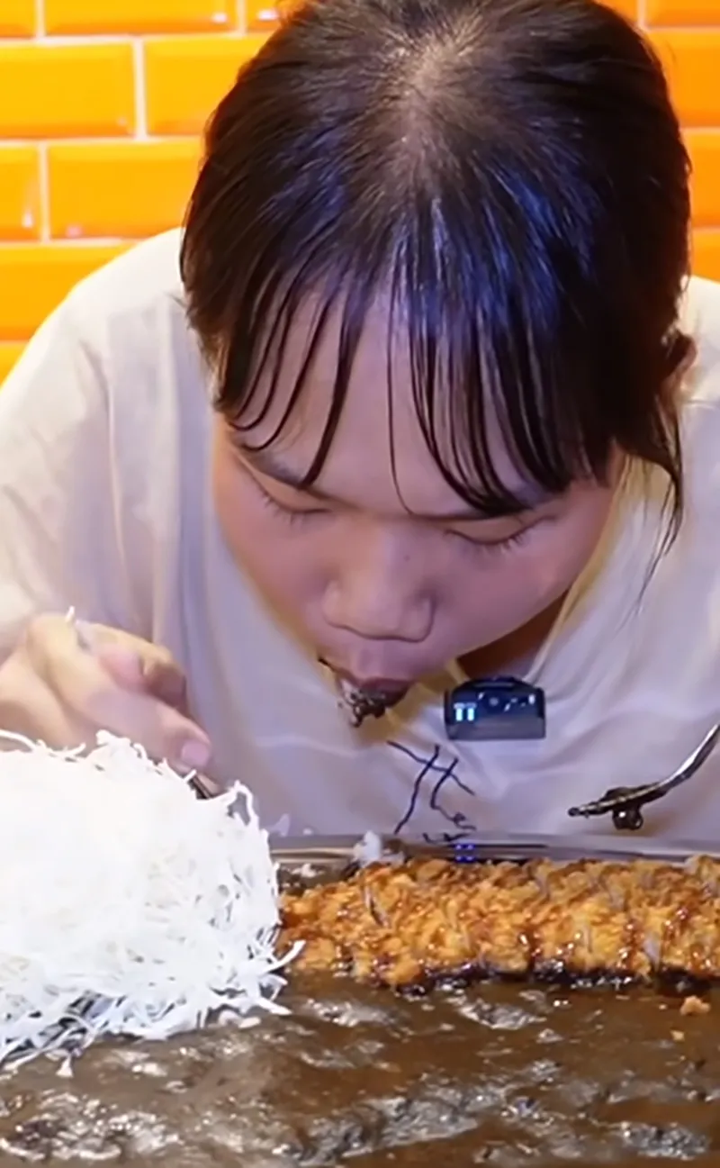 be-mai-thu-thach-an-do-sieu-khong-lo-nhan-cai-ket-dang-sau-thoi-gian-dai-kiem-tien-trieu-8