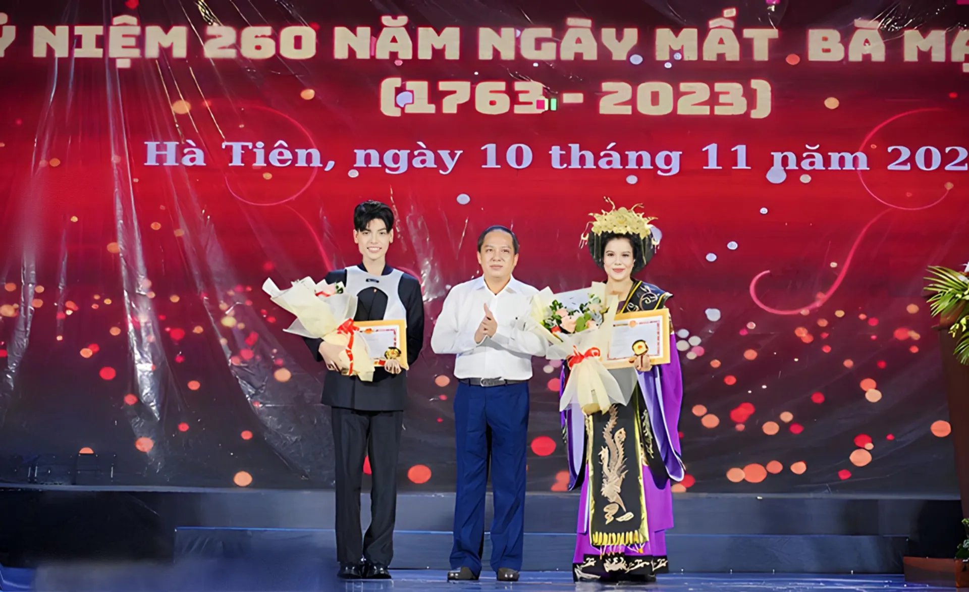ha-tien-quy-tu-hon-100-nguoi-tren-cung-san-khau-tuong-niem-260-nam-ngay-mat-cua-ba-mac-mi-co-6