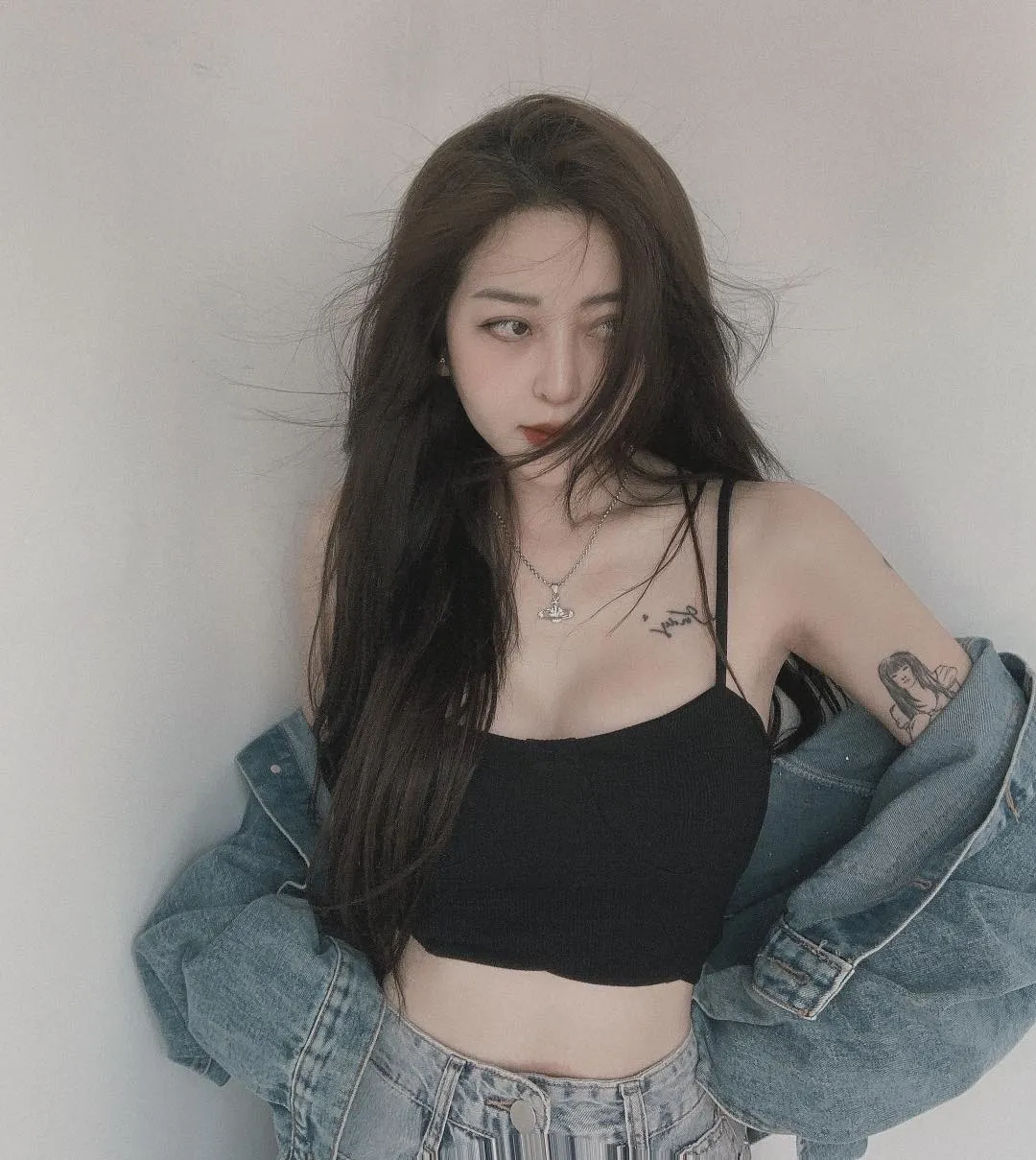 hot-girl-9x-bi-netizen-don-la-ban-gai-moi-cua-hong-thanh-dien-vien-nhom-hai-noi-tieng-nhan-sac-the-nao-3