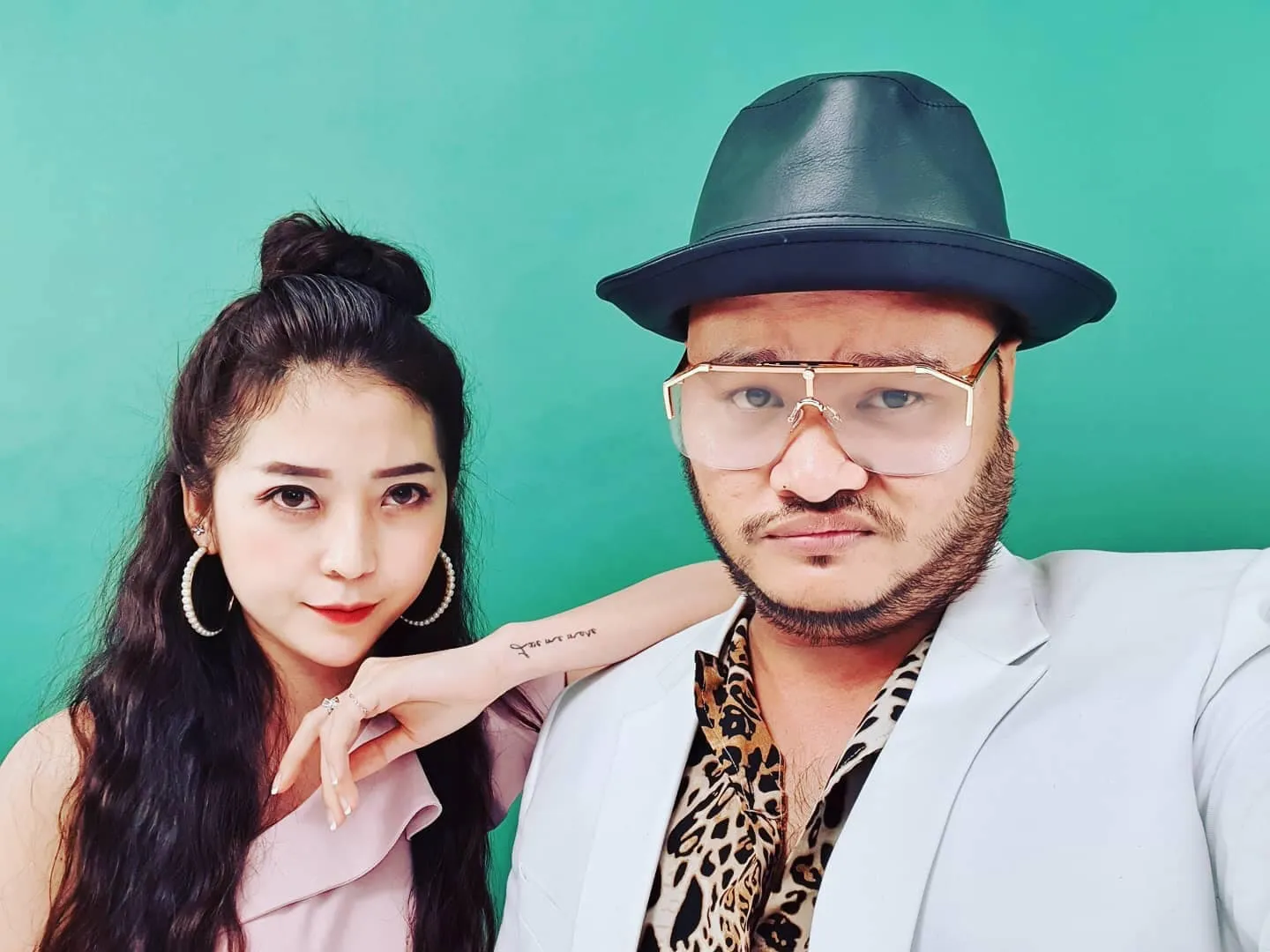 hot-girl-9x-bi-netizen-don-la-ban-gai-moi-cua-hong-thanh-dien-vien-nhom-hai-noi-tieng-nhan-sac-the-nao-5