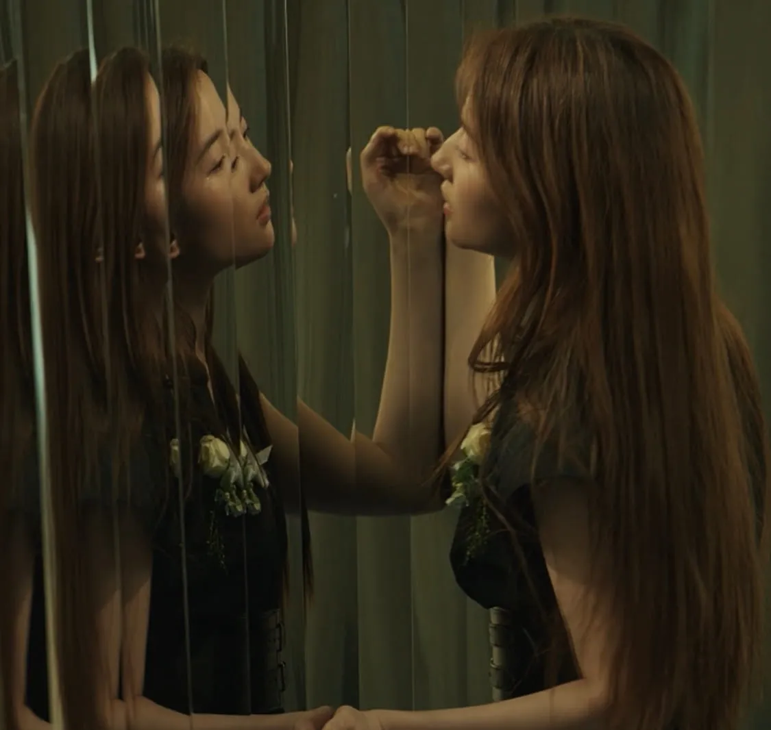 than-tien-ty-ty-luu-diec-phi-lo-anh-yeu-duong-voi-5-nguoi-dan-ong-netizen-lo-lang-1-dieu-8