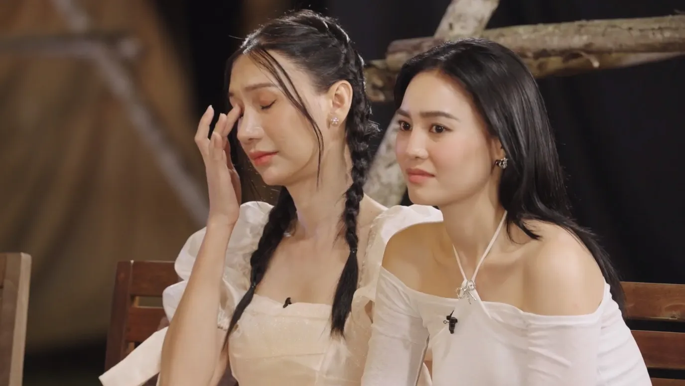 phuong-vy-vach-tran-15-nam-di-hat-trong-nuoc-mat-bi-body-shaming-mang-1-thu-tren-nguoi-7-nam-khong-dam-coi-ra-3