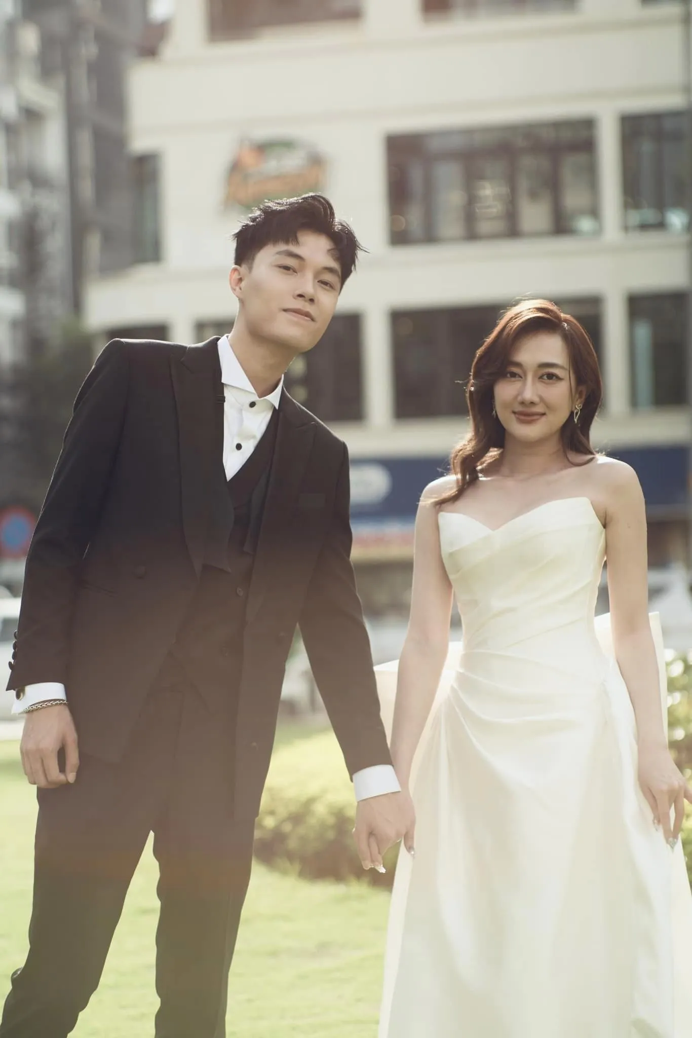 phan-dat--chong-dien-vien-phuong-lan-la-ai-ma-tang-sinh-le-la-1-can-nha-6