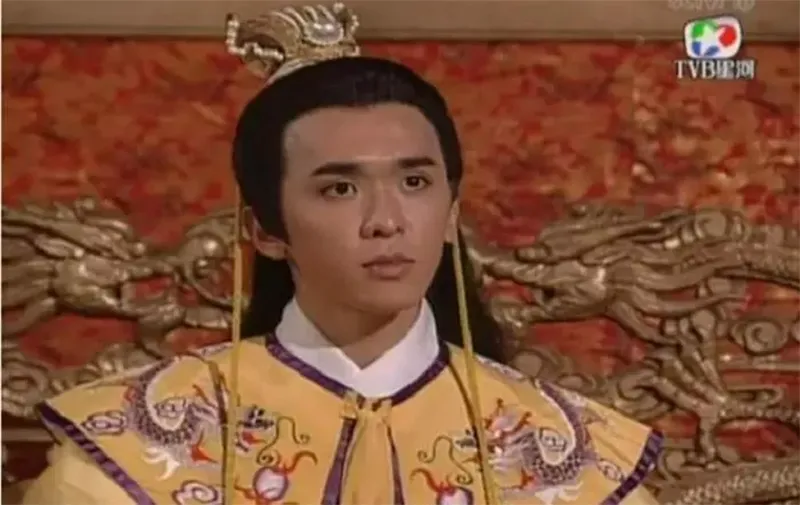 sao-nam-tung-noi-minh-ngheo-vi-chi-co-300-ty-nay-tut-doc-o-tuoi-u60-map-mo-voi-3-nguoi-vo-ho-3