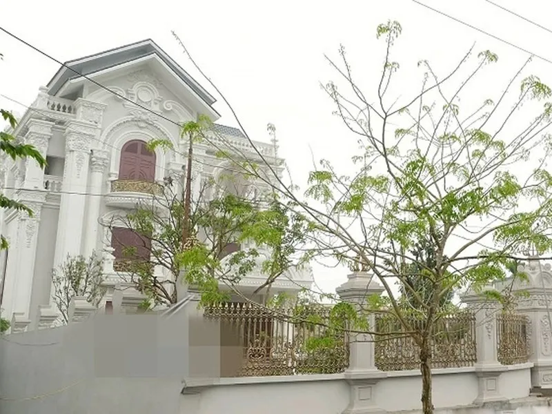 choang-canh-lau-dai-biet-thu-ngop-troi-o-lang-dai-gia-mien-bac-tang-30-trieu-cho-nguoi-kho-khan-an-tet-2