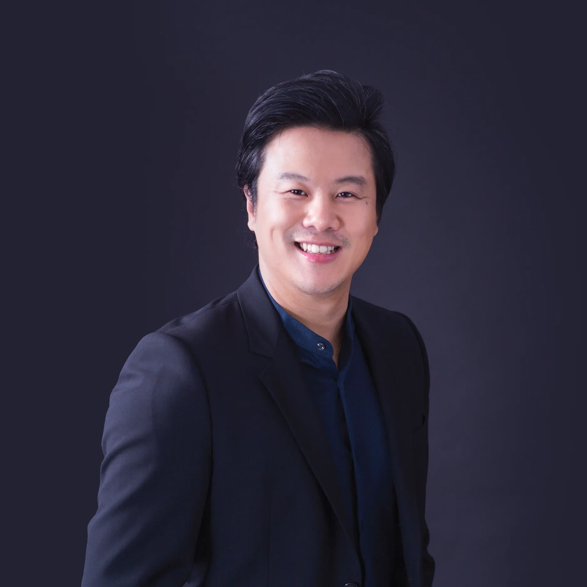 lo-khoanh-khac-tren-san-khau-gan-day-cua-thanh-bui-va-2-con-cuoc-song-hien-tai-ra-sao-4