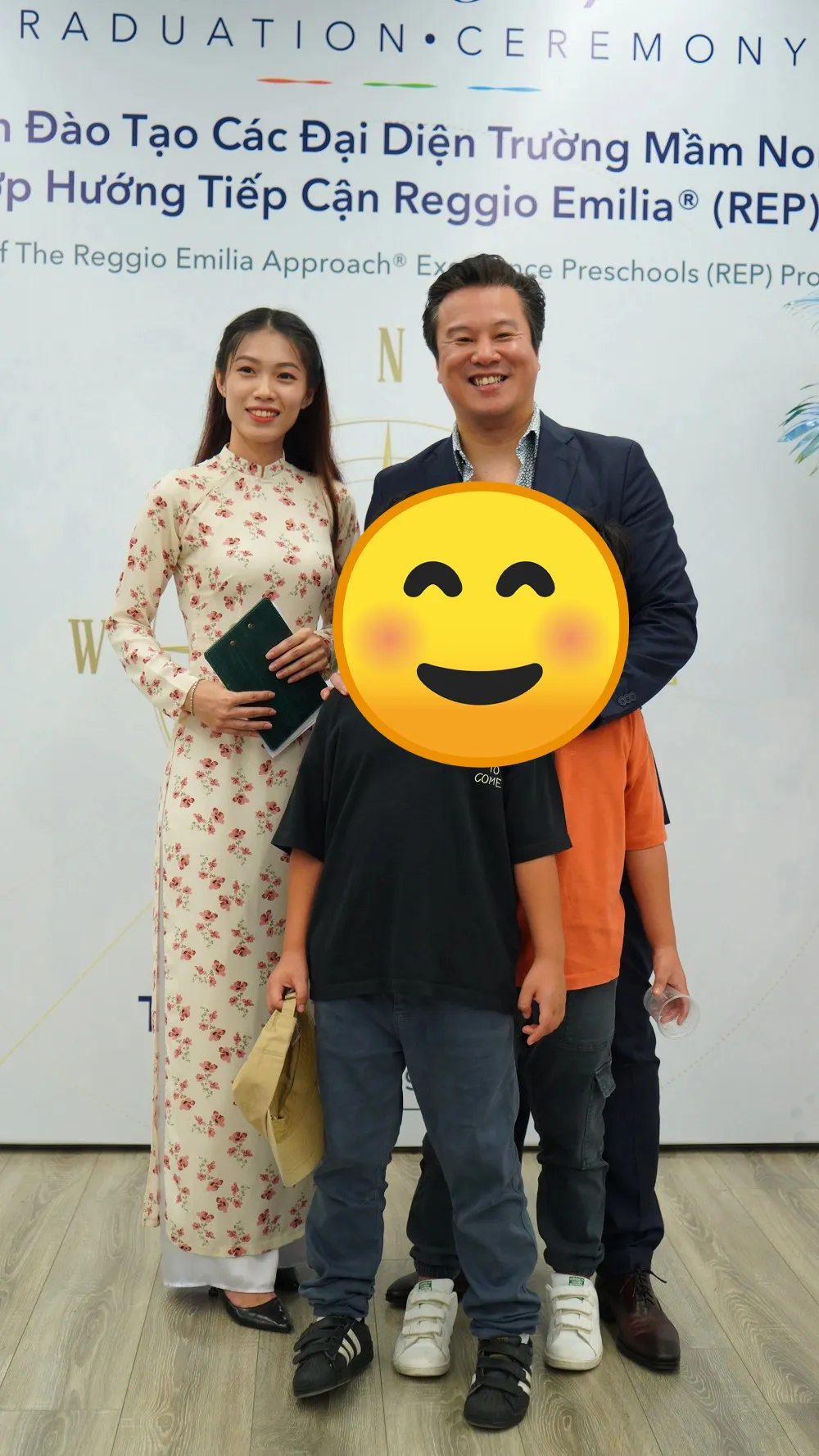 lo-khoanh-khac-tren-san-khau-gan-day-cua-thanh-bui-va-2-con-cuoc-song-hien-tai-ra-sao-5