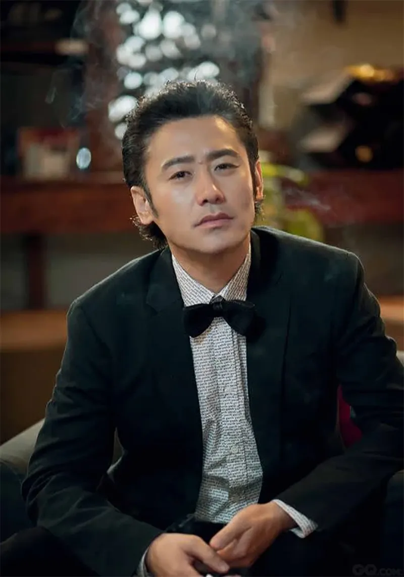 sao-nam-bi-to-quan-he-voi-8-nguoi-phu-nu-bi-duoi-khoi-showbiz-nay-lai-lien-quan-den-vu-be-boi-1500-ty-5