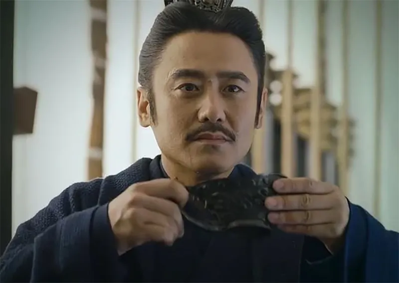 sao-nam-bi-to-quan-he-voi-8-nguoi-phu-nu-bi-duoi-khoi-showbiz-nay-lai-lien-quan-den-vu-be-boi-1500-ty-6