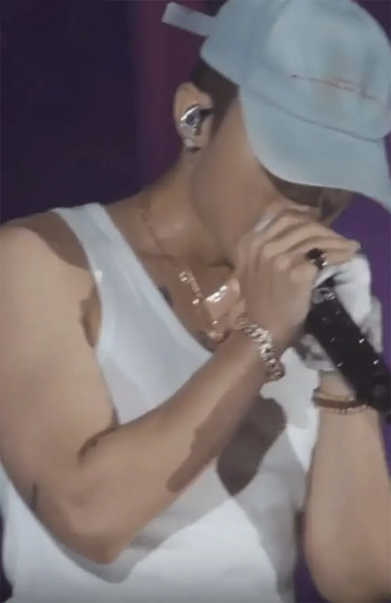 hau-tin-don-sap-cuoi-vo-son-tung-bong-bat-khoc-tren-san-khau-noi-mot-cau-fan-cung-roi-nuoc-mat-2