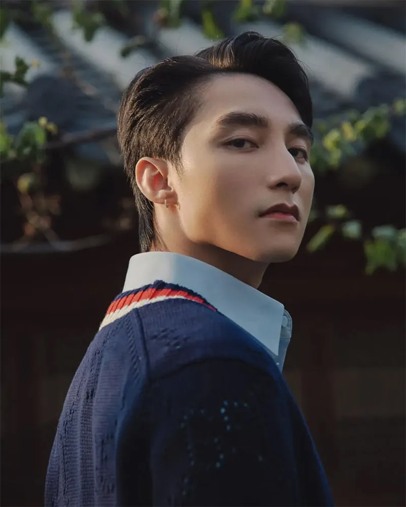 hau-tin-don-sap-cuoi-vo-son-tung-bong-bat-khoc-tren-san-khau-noi-mot-cau-fan-cung-roi-nuoc-mat-5