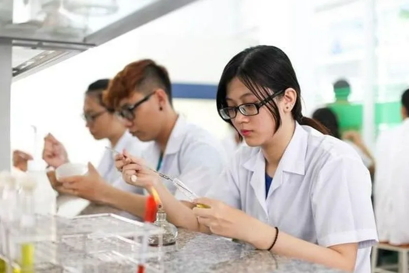 tu-1-1-2024-2-nganh-hoc-duoc-mien-phi-hoan-toan-va-ho-tro-phi-sinh-hoat-toan-khoa-hoc-2