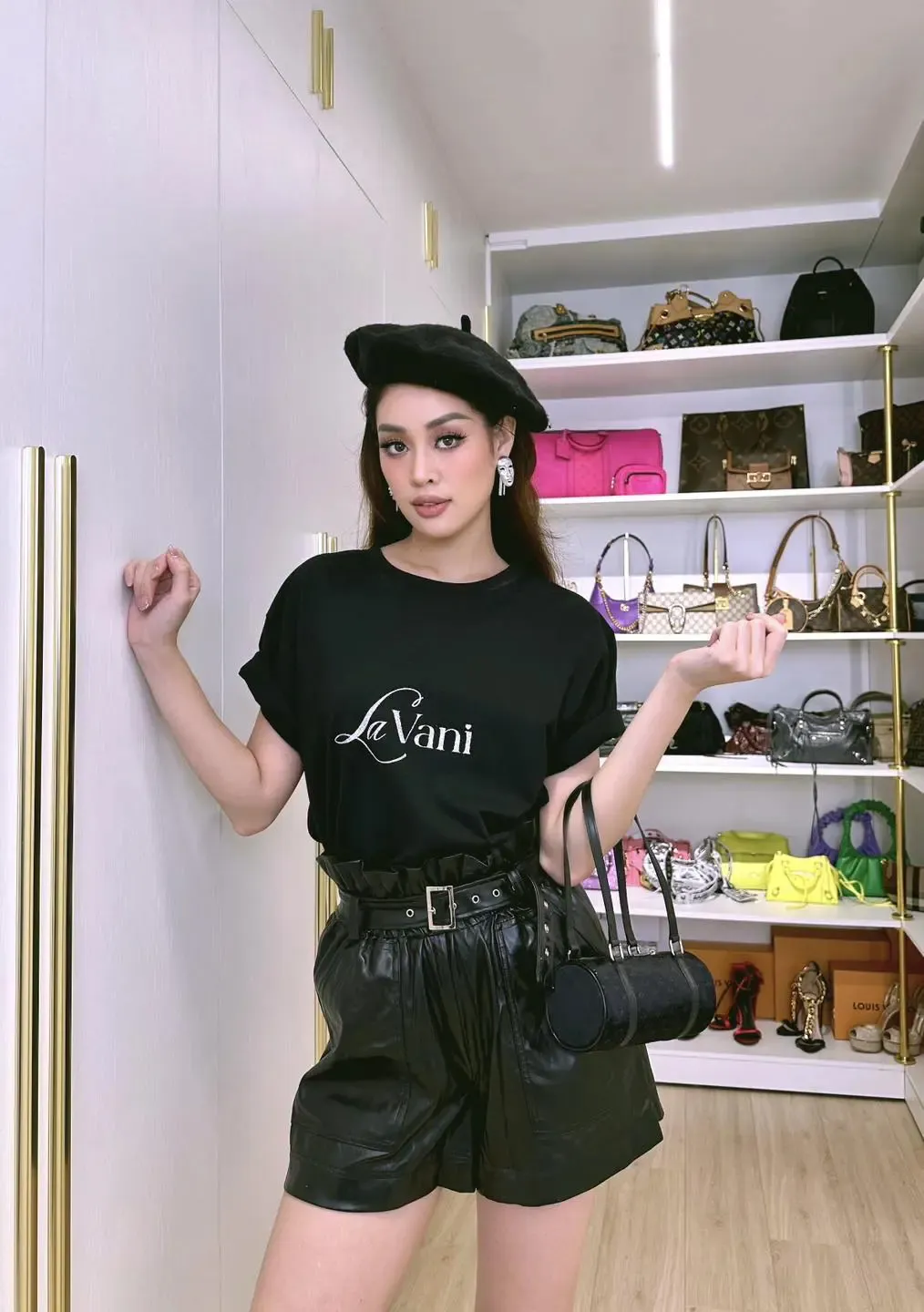 mot-hoa-hau-vbiz-kiem-500-trieu-moi-lan-livestream-tau-luon-xe-hop-gan-3-ty-dong-8