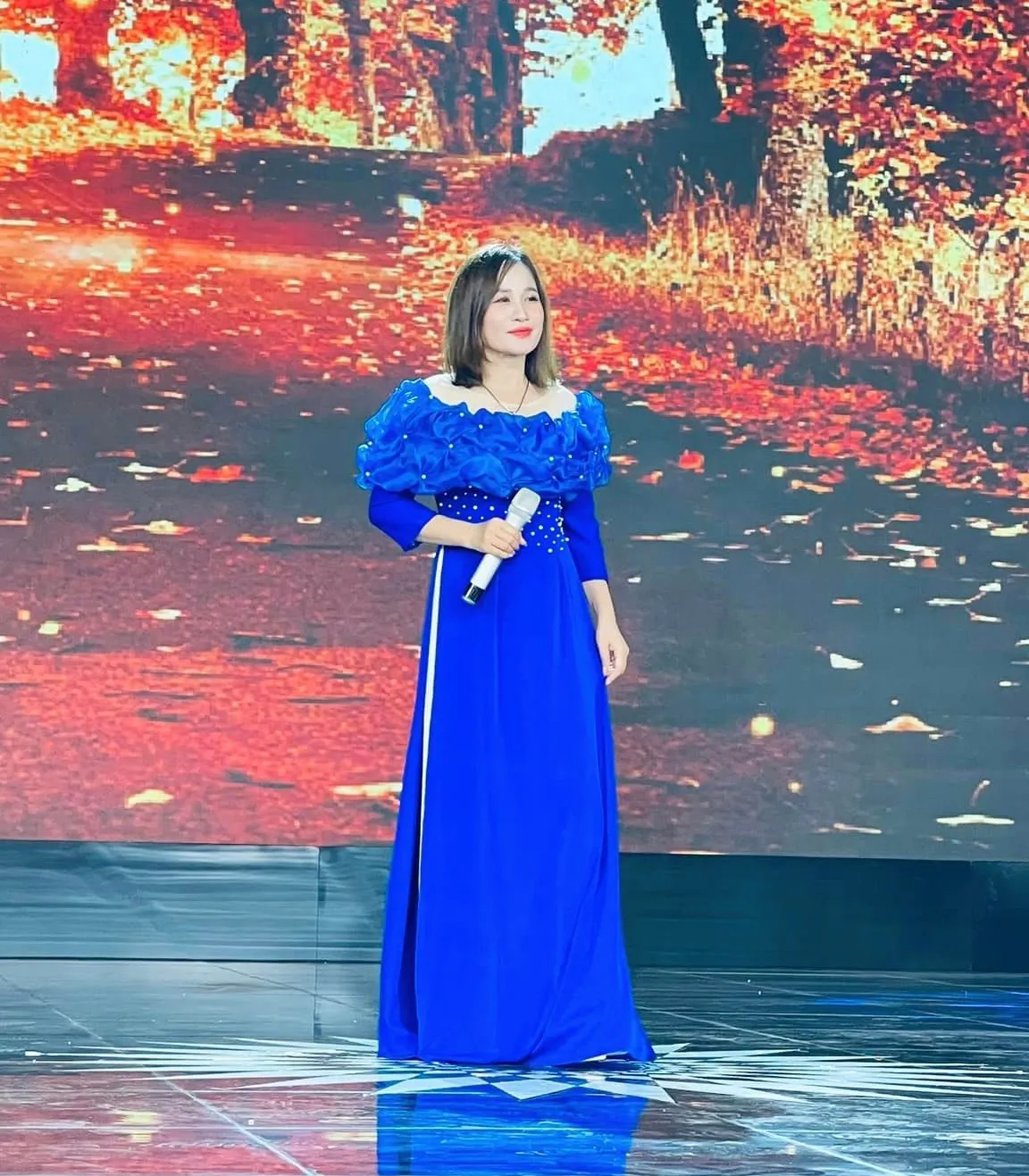 nguoi-phu-nu-u50-tung-duoc-tran-thanh-khen-vi-dieu-doi-doi-sau-1-dem-xay-nha-be-the-cung-thu-nhap-chuc-trieu-2