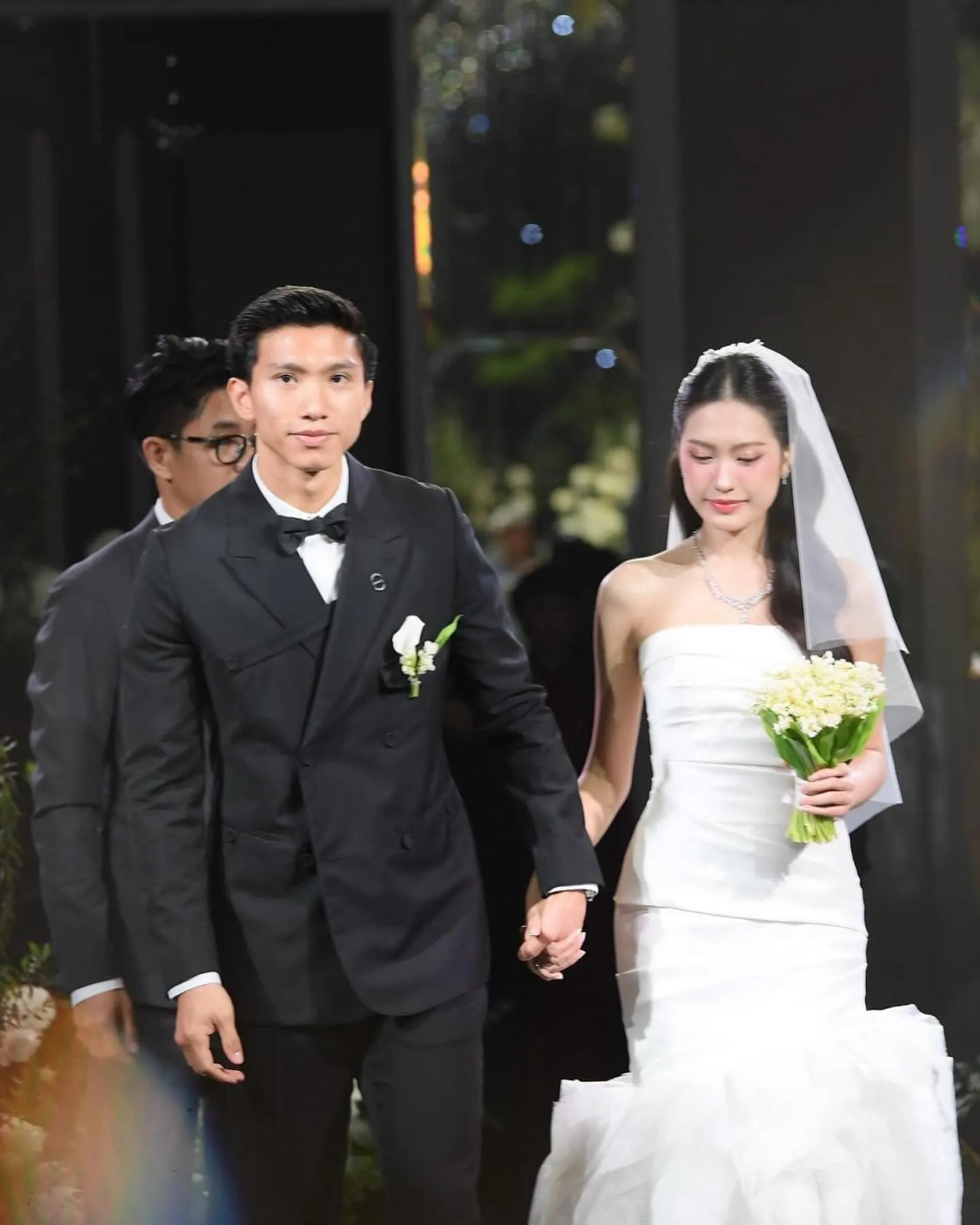 hau-truong-dam-cuoi-doan-van-hau--doan-hai-my-co-dau-xanh-mat-khi-thay-chu-re-lam-1-dieu-kieng-ky-5