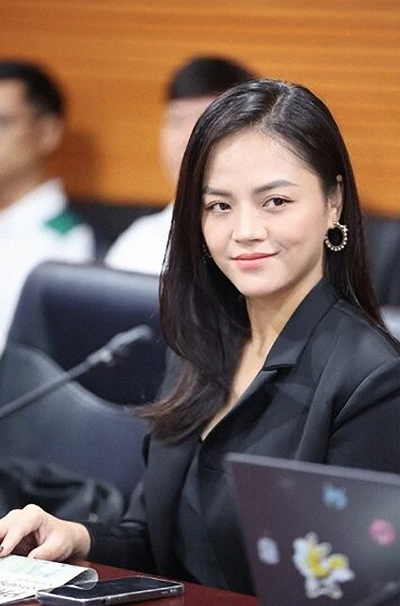 nu-dien-vien-35-tuoi-vua-thong-bao-mang-thai-tiep-tuc-don-tin-vui-khi-duoc-nhan-bang-khen-cua-nha-nuoc-4