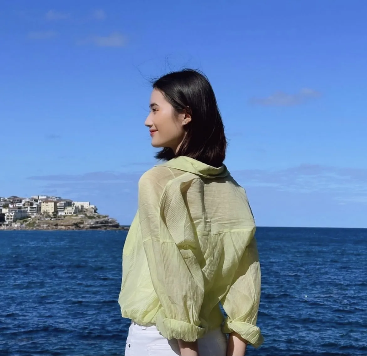 hoa-hau-y-nhi-tu-bo-hao-quang-sang-uc-du-hoc-sau-loat-chi-trich-cuoc-song-hien-tai-the-nao-4