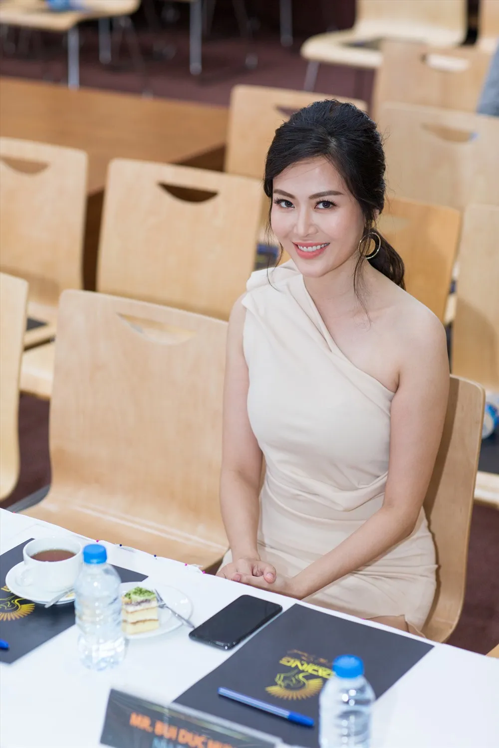 nhin-lai-top-3-hoa-hau-viet-nam-1994-sau-30-nam-nguoi-hang-nhat-lai-bac-menh-a-hau-2-noi-tieng-lay-lung-6