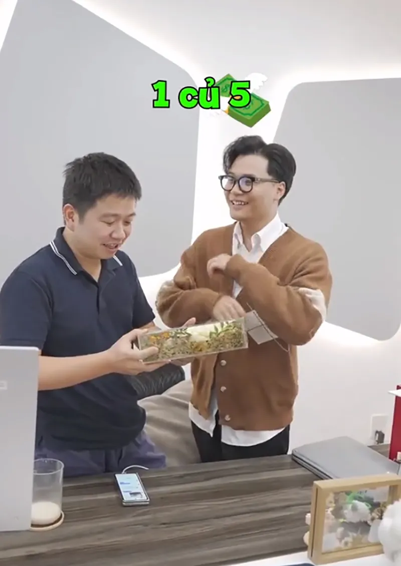 cap-doi-tiktoker-lam-thiep-cuoi-doc-la-co-1-0-2-moi-thiep-tri-gia-15-trieu-netizen-nghe-xong-che-qua-phi-3