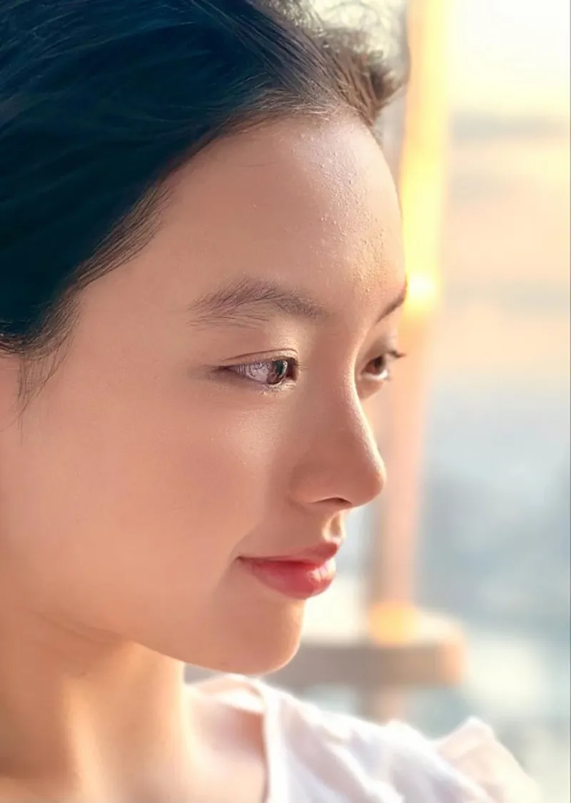 con-gai-15-tuoi-cua-sieu-mau-thuy-hanh-trong-veo-nhu-tieu-kim-tae-hee-phai-siet-can-de-giu-dang-chuan-chinh-8