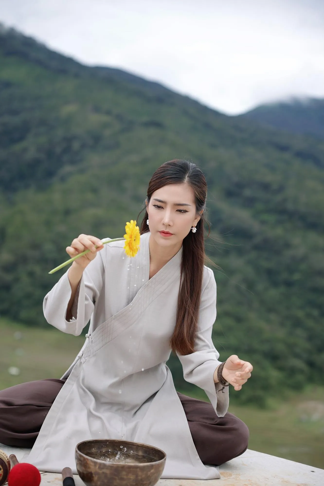 hoa-hau-hoang-y-nhung-tuyen-bo-truong-chay-va-cat-dut-chuyen-tinh-ai-sau-hon-10-nam-vao-nghe-3